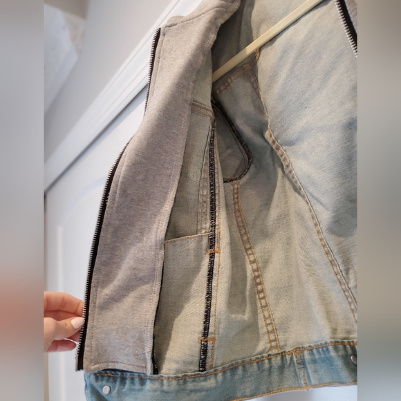 HUDSON| Boys denim jacket, with sweatshirt hood| size 10-12 - Picture 7 of 11